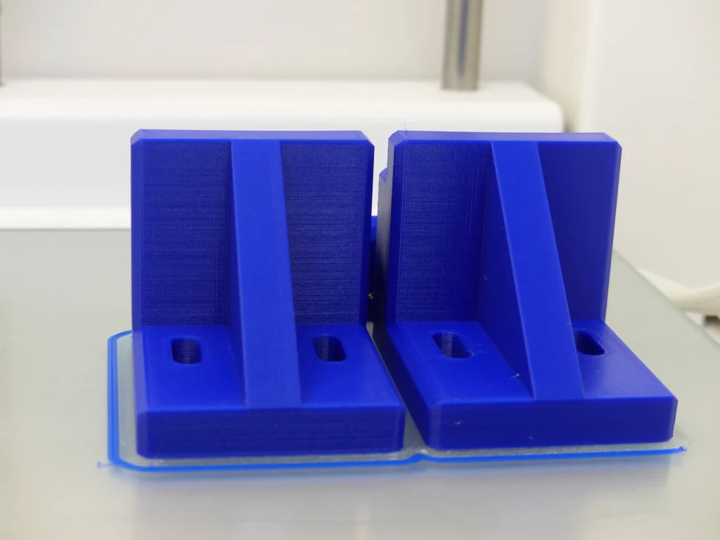 3D-gedruckte-Zentrierhilfe-auf-dem-Druckbett